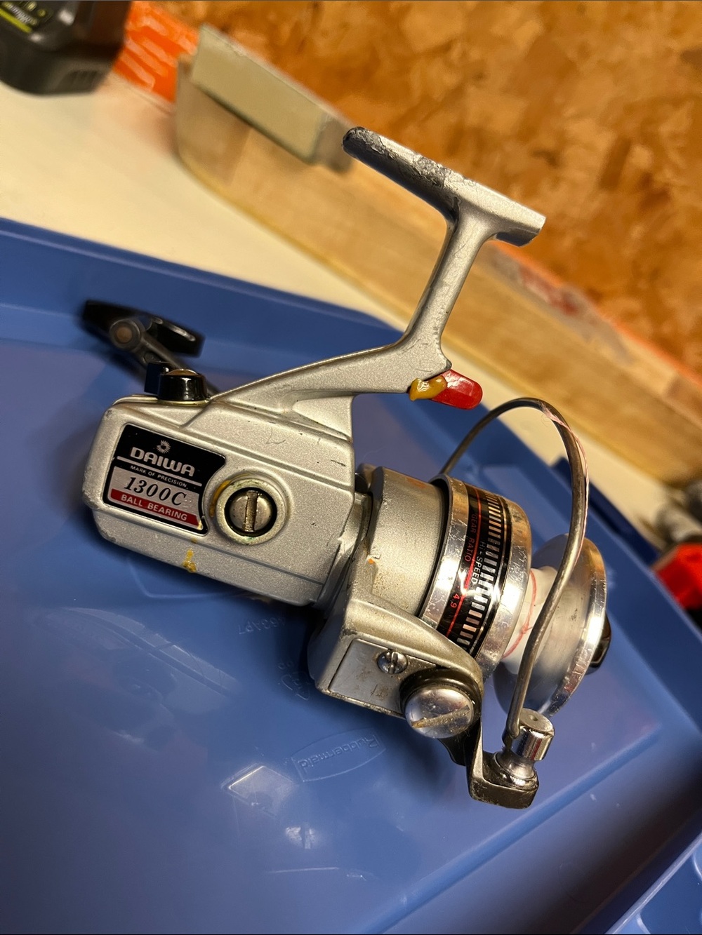 1300C Silver Spinning Reel